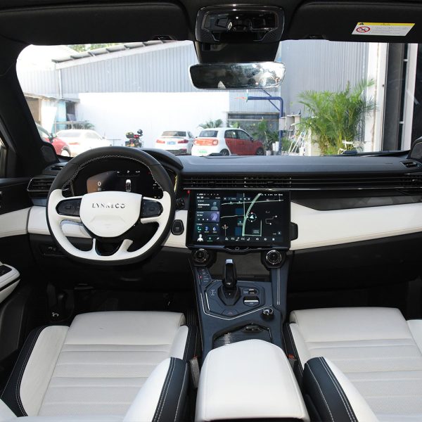 Lynk & Co 01 EM-F