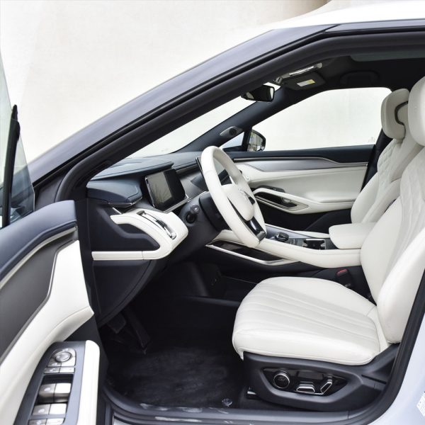 BYD Song L interior