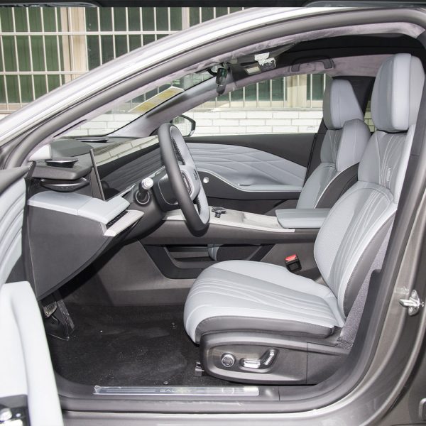 Geely Galaxy E8 interior