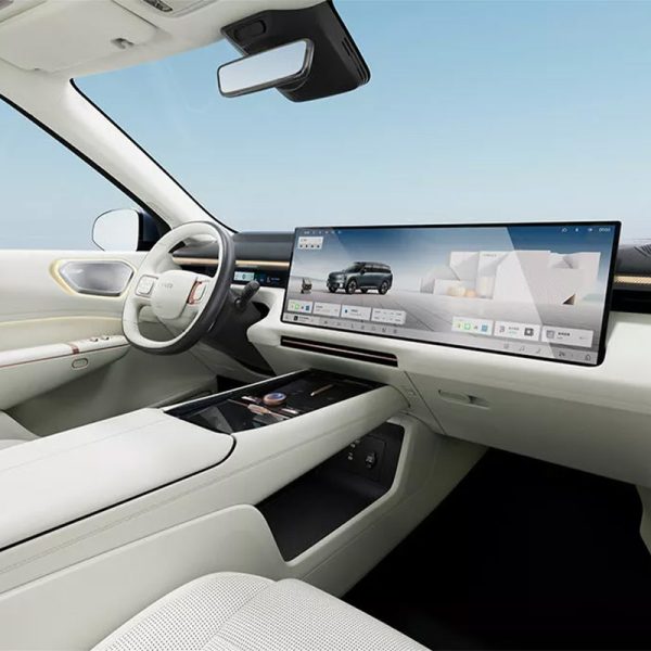 Lynk & Co 900